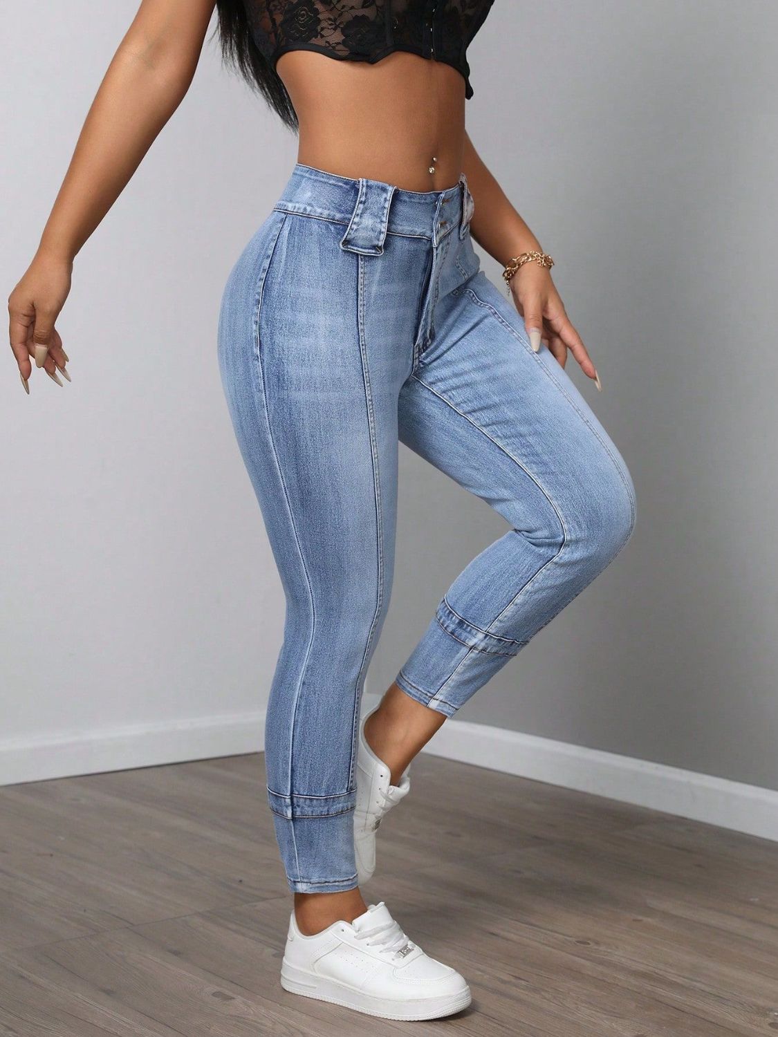 Mid Rise Skinny Jeans with Pockets