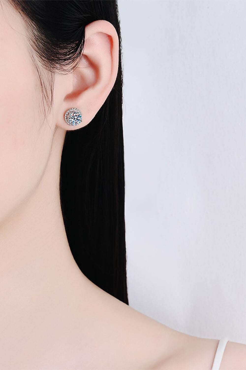1 Carat Moissanite Rhodium-Plated Round Stud Earrings - Dash Trend