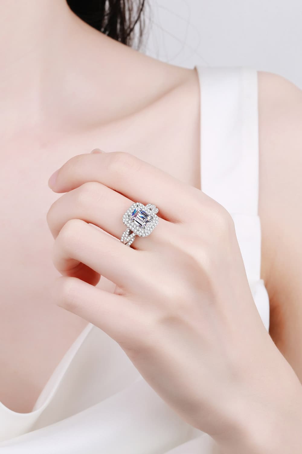 Can't Stop Your Shine 2 Carat Moissanite Ring - Dash Trend